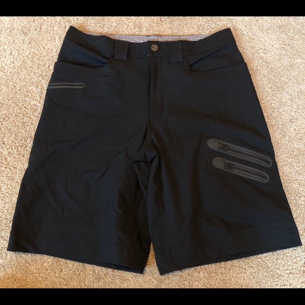 Lululemon Black Dress Commute Golf Casual Short 34